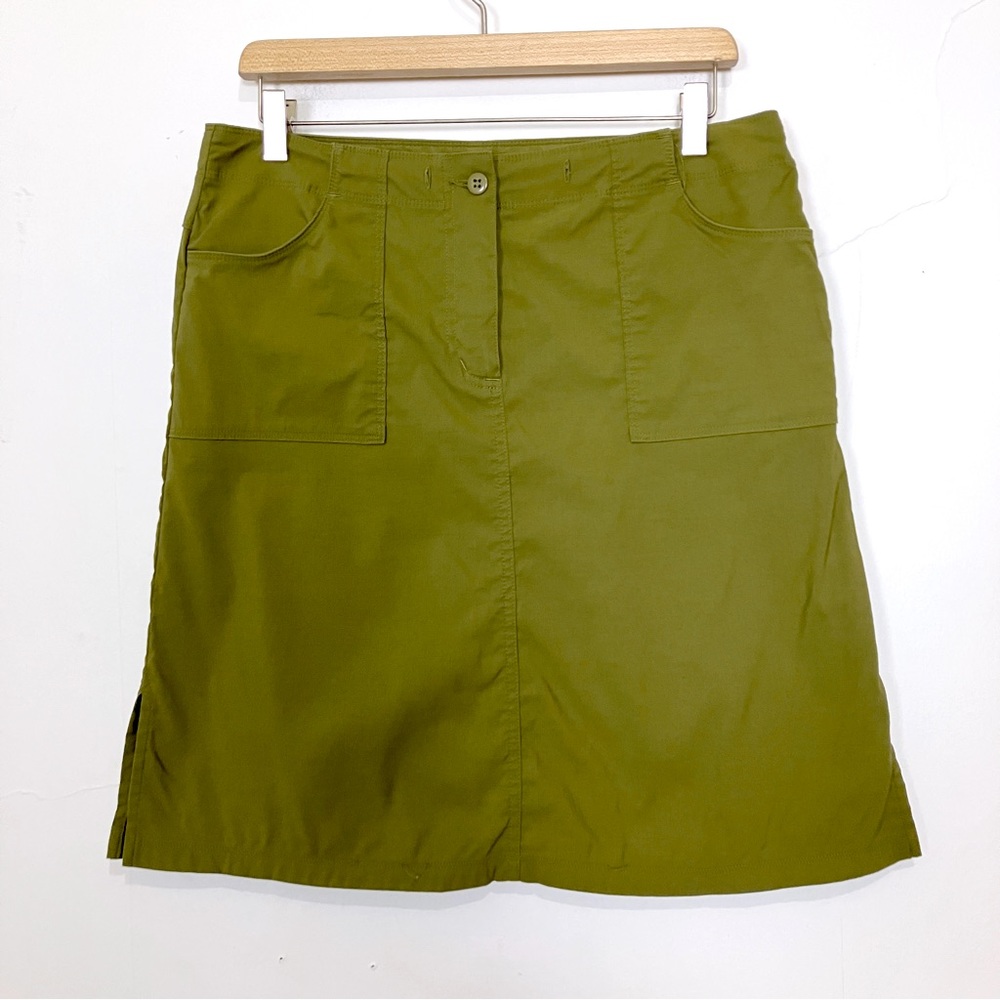 MEC army olive green mini skirt hiking skirt with pockets lightweight stretch